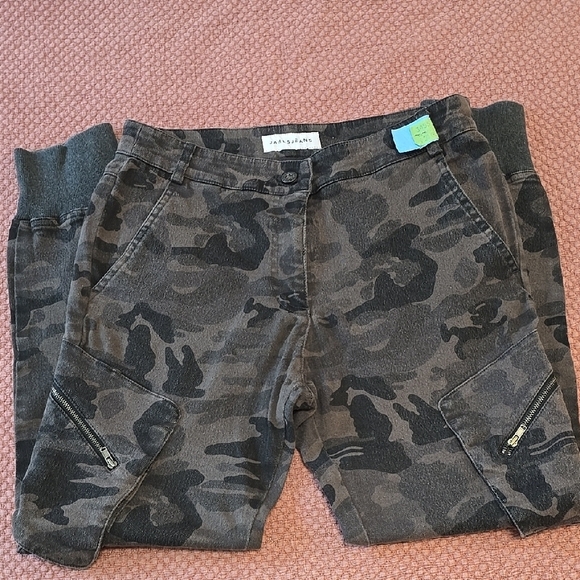 James Jeans Camouflage Boyfriend Cargo Combat Skinny Jogger Ankle Pant - Picture 2 of 12